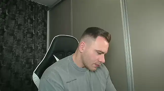 Snapshot of Thori92 chatting on January 2025 07:34:02 PM Thori92 online show from January 2025 07:34:02 PM