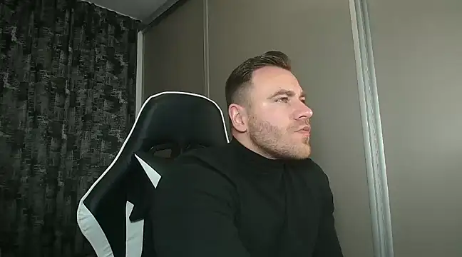 Snapshot of Thori92 chatting on January 2025 07:00:01 PM Thori92 online show from January 2025 07:00:01 PM