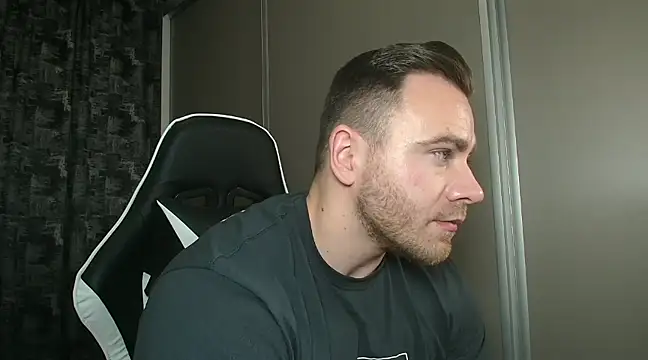 Snapshot of Thori92 chatting on January 2025 09:37:01 PM Thori92 online show from January 2025 09:37:01 PM