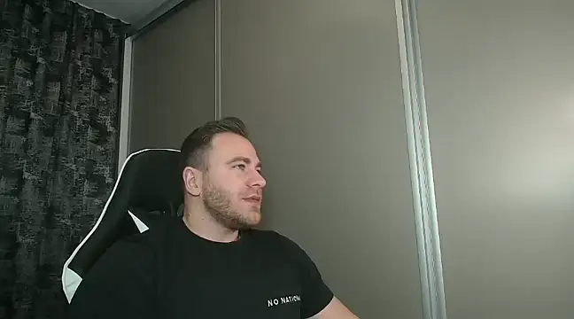 Snapshot of Thori92 chatting on February 2025 01:08:02 PM Thori92 online show from February 2025 01:08:02 PM