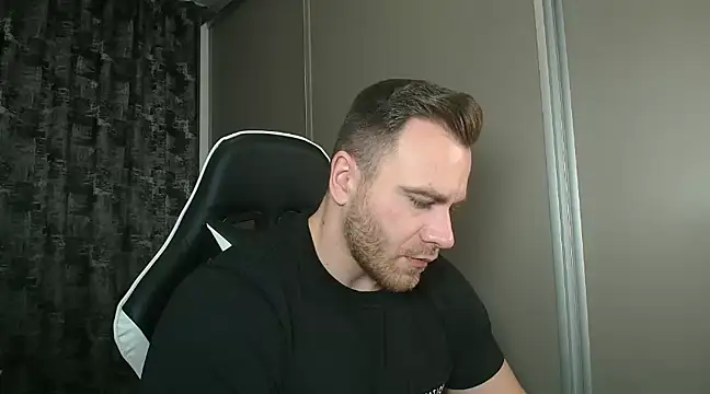 Snapshot of Thori92 chatting on February 2025 04:54:01 PM Thori92 online show from February 2025 04:54:01 PM