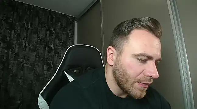 Snapshot of Thori92 chatting on February 2025 06:06:01 PM Thori92 online show from February 2025 06:06:01 PM