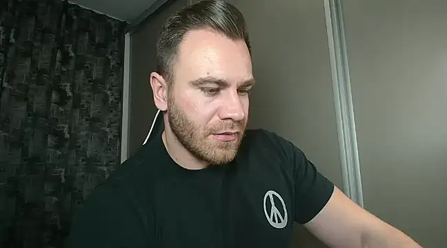 Snapshot of Thori92 chatting on February 2025 09:10:01 PM Thori92 online show from February 2025 09:10:01 PM