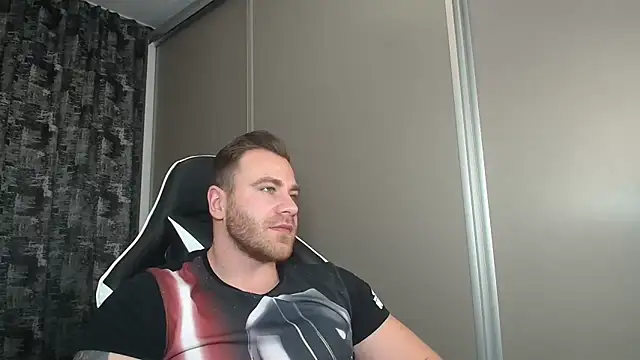 Snapshot of Thori92 chatting on February 2025 08:25:01 PM Thori92 online show from February 2025 08:25:01 PM