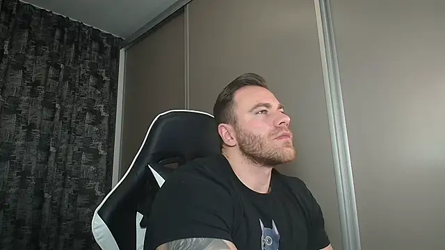 Snapshot of Thori92 chatting on February 2025 06:56:01 PM Thori92 online show from February 2025 06:56:01 PM