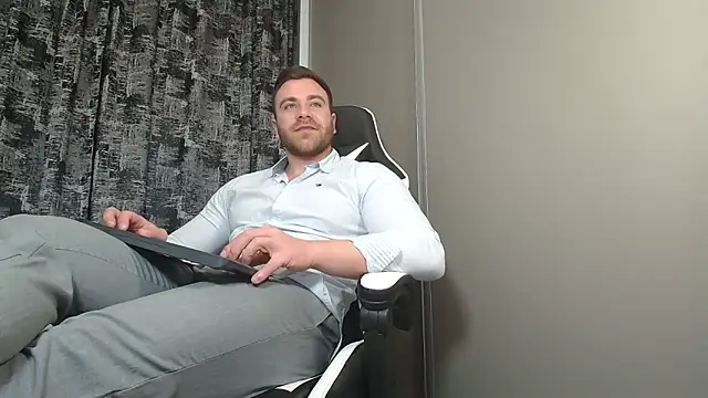 Snapshot of Thori92 chatting on February 2025 09:04:02 PM Thori92 online show from February 2025 09:04:02 PM