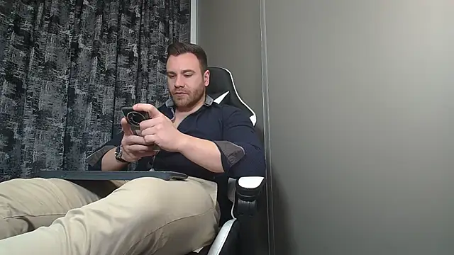 Snapshot of Thori92 chatting on February 2025 05:07:01 PM Thori92 online show from February 2025 05:07:01 PM