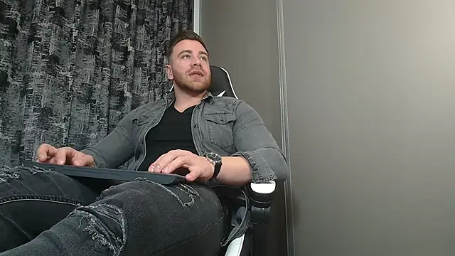 Snapshot of Thori92 chatting on February 2025 05:25:02 PM Thori92 online show from February 2025 05:25:02 PM