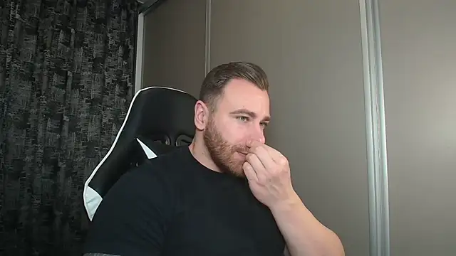 Snapshot of Thori92 chatting on February 2025 06:26:01 PM Thori92 online show from February 2025 06:26:01 PM