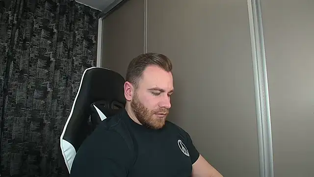 Snapshot of Thori92 chatting on February 2025 05:39:02 PM Thori92 online show from February 2025 05:39:02 PM