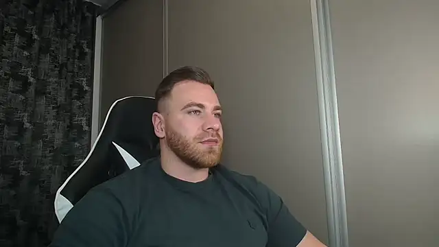 Snapshot of Thori92 chatting on February 2025 08:54:02 PM Thori92 online show from February 2025 08:54:02 PM