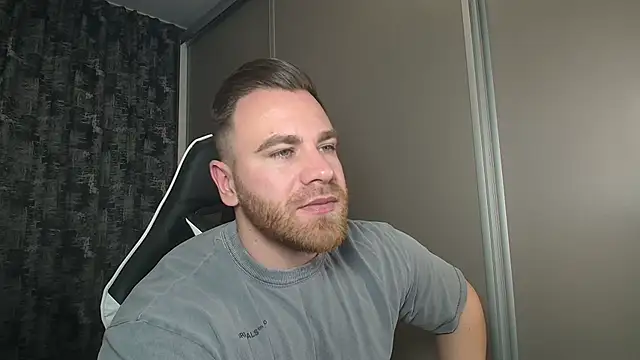 Snapshot of Thori92 chatting on February 2025 06:09:02 PM Thori92 online show from February 2025 06:09:02 PM