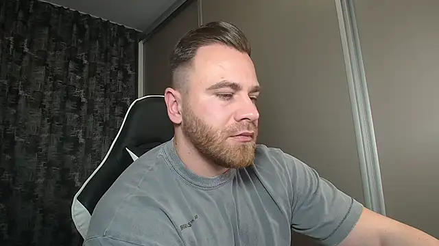 Snapshot of Thori92 chatting on February 2025 09:14:02 PM Thori92 online show from February 2025 09:14:02 PM