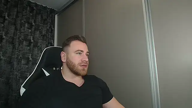 Snapshot of Thori92 chatting on February 2025 05:26:01 PM Thori92 online show from February 2025 05:26:01 PM