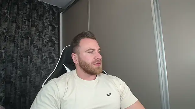 Snapshot of Thori92 chatting on March 2025 05:39:02 PM Thori92 online show from March 2025 05:39:02 PM