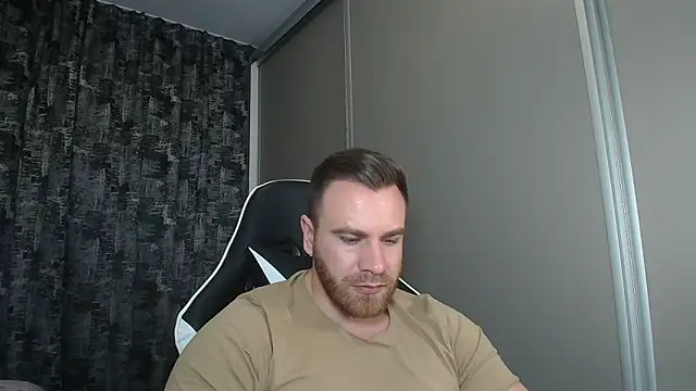 Snapshot of Thori92 chatting on March 2025 08:33:02 PM Thori92 online show from March 2025 08:33:02 PM