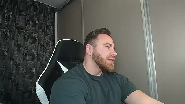 Snapshot of Thori92 chatting on March 2025 04:57:01 PM Thori92 online show from March 2025 04:57:01 PM