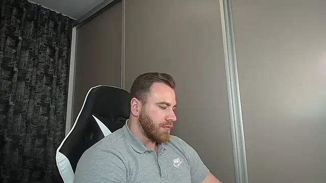 Snapshot of Thori92 chatting on March 2025 08:32:02 PM Thori92 online show from March 2025 08:32:02 PM