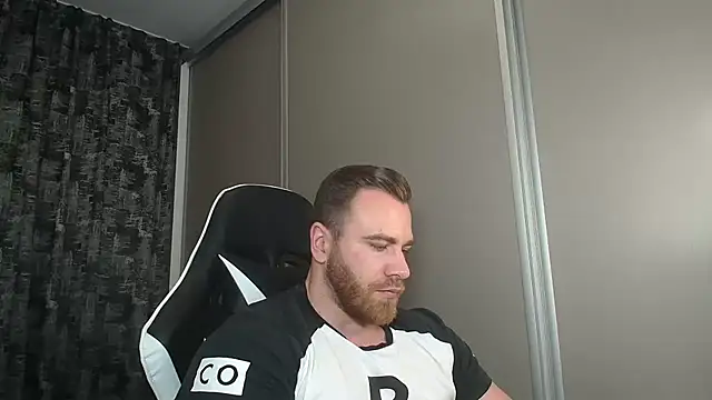 Snapshot of Thori92 chatting on March 2025 09:32:02 PM Thori92 online show from March 2025 09:32:02 PM