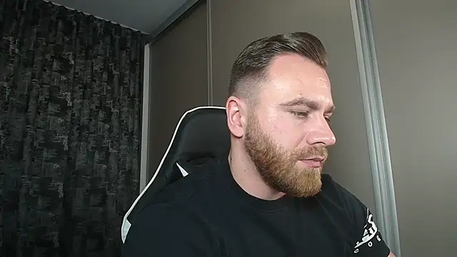 Snapshot of Thori92 chatting on March 2025 08:29:02 PM Thori92 online show from March 2025 08:29:02 PM