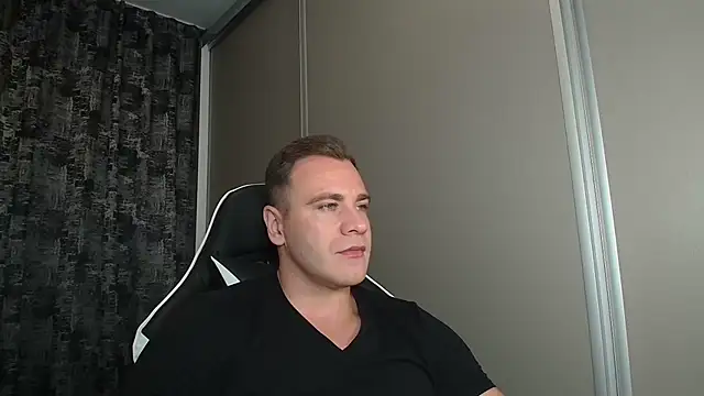 Snapshot of Thori92 chatting on September 2025 06:10:02 PM Thori92 online show from September 2025 06:10:02 PM