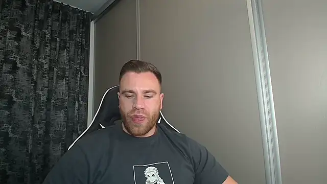 Snapshot of Thori92 chatting on October 2025 05:45:02 PM Thori92 online show from October 2025 05:45:02 PM