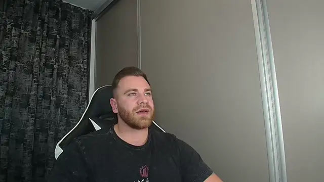 Snapshot of Thori92 chatting on October 2025 07:30:02 PM Thori92 online show from October 2025 07:30:02 PM