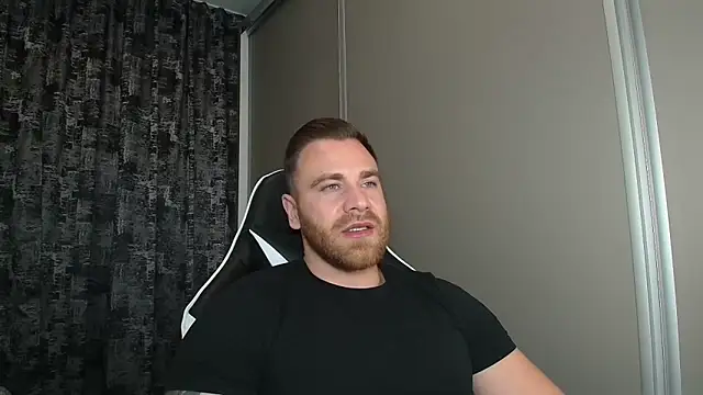 Snapshot of Thori92 chatting on October 2025 06:10:02 PM Thori92 online show from October 2025 06:10:02 PM