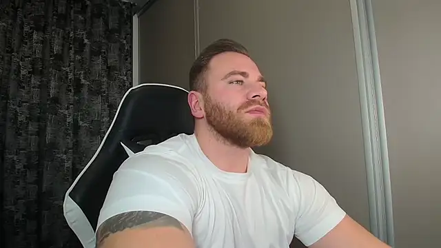 Thori92 online show from November 2025 09:19:01 PM