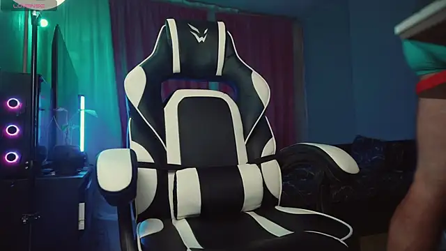 LuckyAlexx online show from February 2025 10:02:02 PM