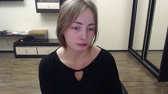 Snapshot of Laralianna chatting on December 2024 06:30:02 PM Laralianna online show from December 2024 06:30:02 PM