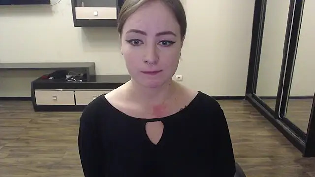 Snapshot of Laralianna chatting on December 2024 01:17:01 PM Laralianna online show from December 2024 01:17:01 PM