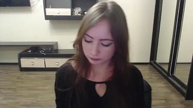 Snapshot of Laralianna chatting on December 2024 07:25:02 PM Laralianna online show from December 2024 07:25:02 PM