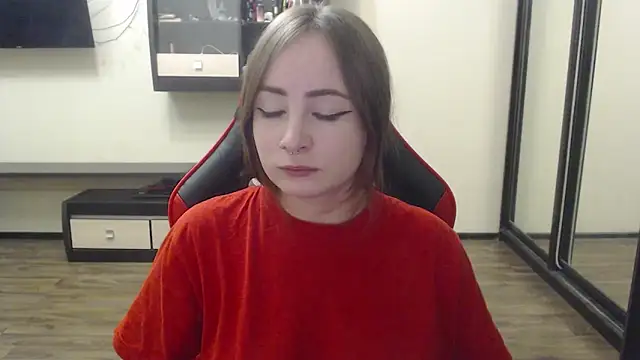 Snapshot of Laralianna chatting on December 2024 08:21:02 PM Laralianna online show from December 2024 08:21:02 PM