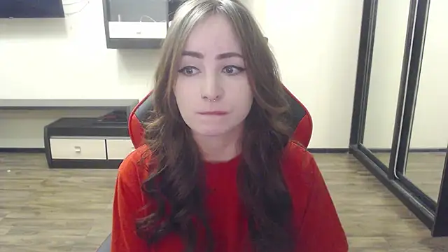 Snapshot of Laralianna chatting on December 2024 03:22:02 PM Laralianna online show from December 2024 03:22:02 PM