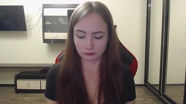 Snapshot of Laralianna chatting on December 2024 06:27:01 PM Laralianna online show from December 2024 06:27:01 PM