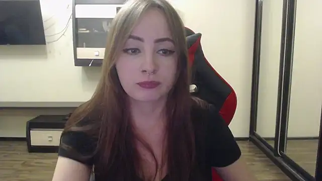 Snapshot of Laralianna chatting on December 2024 09:29:02 PM Laralianna online show from December 2024 09:29:02 PM