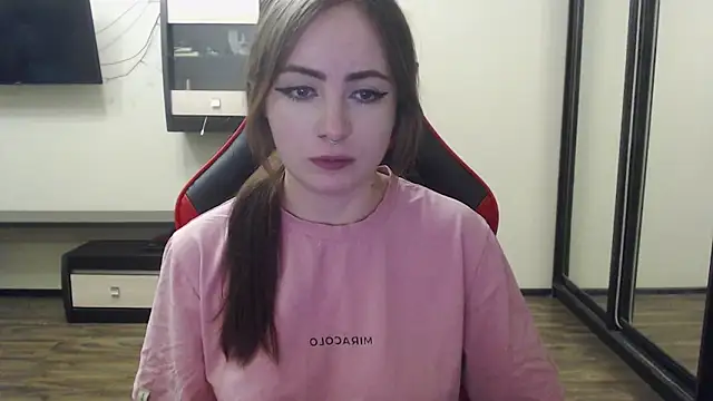 Snapshot of Laralianna chatting on December 2024 01:30:02 PM Laralianna online show from December 2024 01:30:02 PM