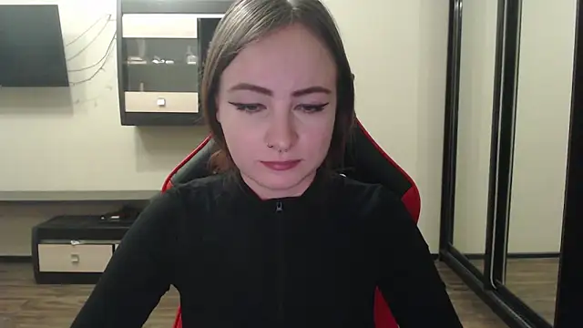 Snapshot of Laralianna chatting on February 2025 03:12:02 PM Laralianna online show from February 2025 03:12:02 PM