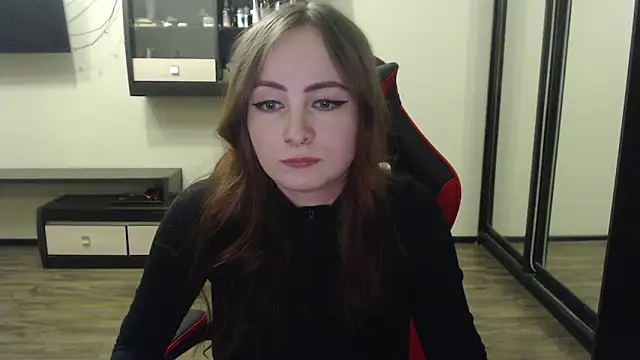 Snapshot of Laralianna chatting on February 2025 04:37:02 PM Laralianna online show from February 2025 04:37:02 PM