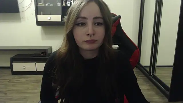 Snapshot of Laralianna chatting on February 2025 07:43:02 PM Laralianna online show from February 2025 07:43:02 PM