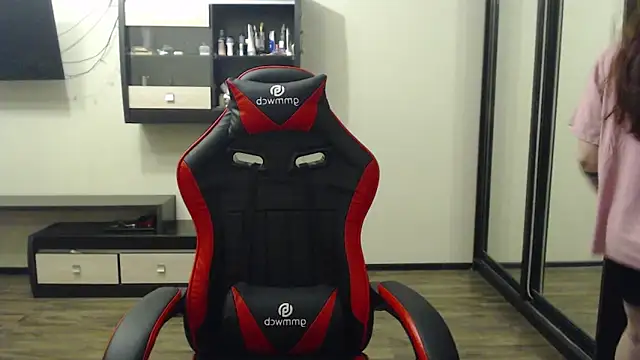 Snapshot of Laralianna chatting on February 2025 07:58:02 PM Laralianna online show from February 2025 07:58:02 PM