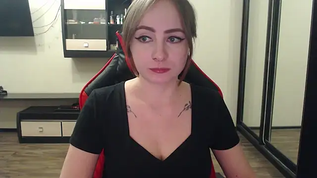 Snapshot of Laralianna chatting on February 2025 05:29:02 PM Laralianna online show from February 2025 05:29:02 PM