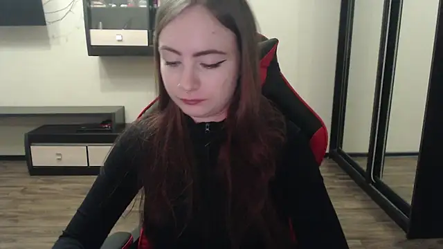 Snapshot of Laralianna chatting on March 2025 02:13:01 PM Laralianna online show from March 2025 02:13:01 PM