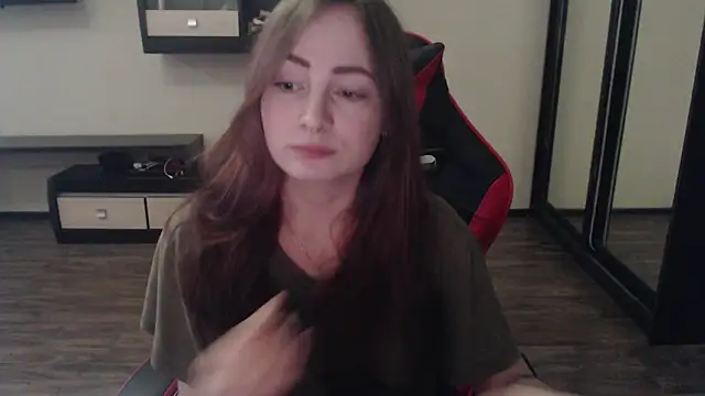 Snapshot of Laralianna chatting on March 2025 11:21:01 AM Laralianna online show from March 2025 11:21:01 AM