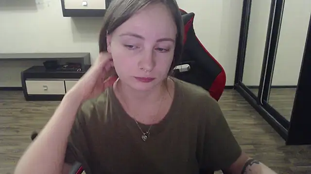 Snapshot of Laralianna chatting on March 2025 02:48:02 PM Laralianna online show from March 2025 02:48:02 PM