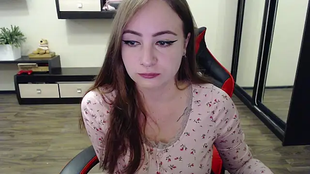 Snapshot of Laralianna chatting on September 2025 08:14:01 AM Laralianna online show from September 2025 08:14:01 AM