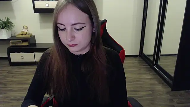 Snapshot of Laralianna chatting on September 2025 02:39:02 PM Laralianna online show from September 2025 02:39:02 PM