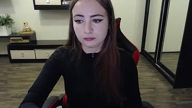 Snapshot of Laralianna chatting on September 2025 01:54:02 PM Laralianna online show from September 2025 01:54:02 PM