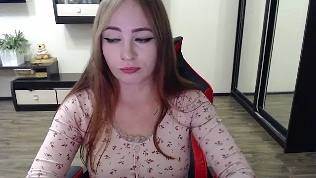 Snapshot of Laralianna chatting on September 2025 01:34:01 PM Laralianna online show from September 2025 01:34:01 PM